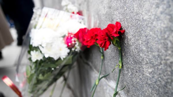 Композитора Гладкова похоронили на Ваганьковском кладбище в Москве