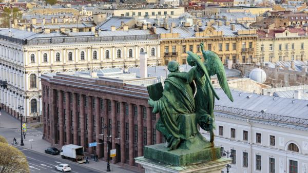 В Петербурге отремонтировали фасад дома архитектора Претро