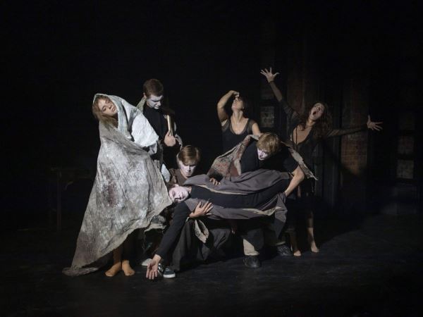 Долин выпускает в Вахтанговском премьеру по Гоголю с волхвами и ведьмами